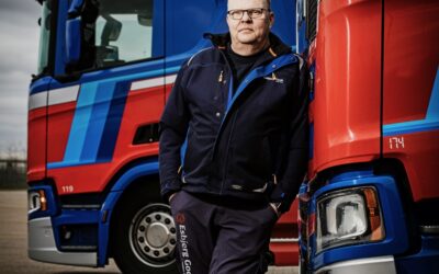 CLAUS ER CHOKERET OVER kontrol af førerhus